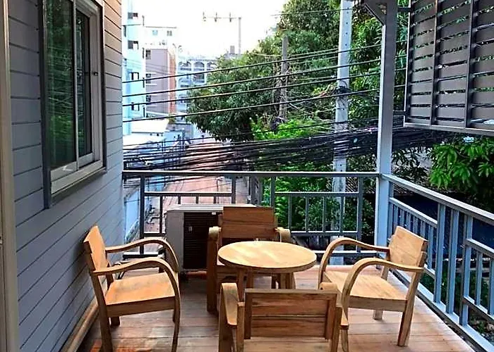 Entiresinglehouse 2br 400m-mrt Huaikwang 2carpark Bangkok