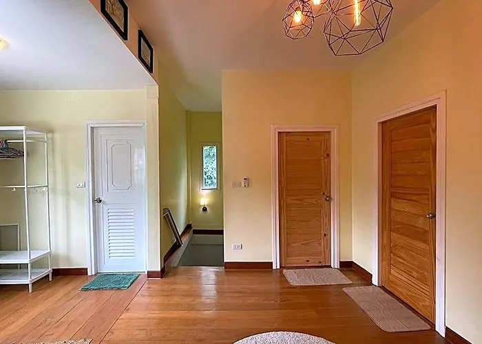 Entiresinglehouse 2br 400m-mrt Huaikwang 2carpark Hotel 4*