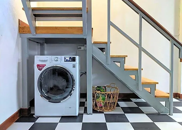 Entiresinglehouse 2br 400m-mrt Huaikwang 2carpark
