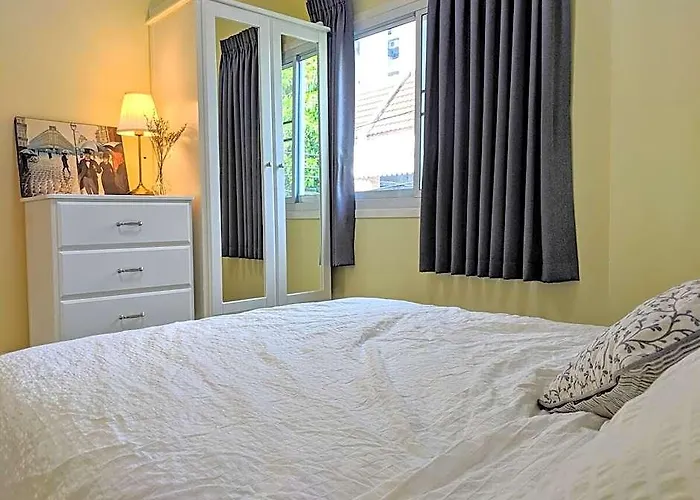 Entiresinglehouse 2br 400m-mrt Huaikwang 2carpark Bangkok