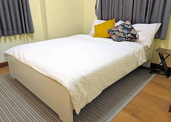 Entiresinglehouse 2br 400m-mrt Huaikwang 2carpark Bangkok