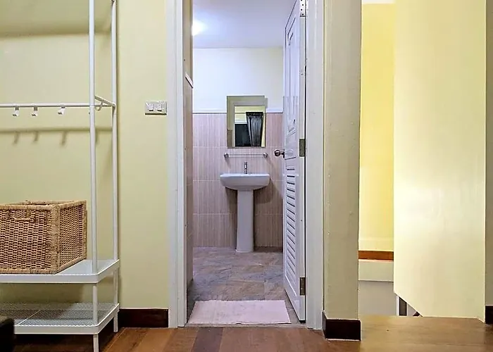 Entiresinglehouse 2br 400m-mrt Huaikwang 2carpark Hotel